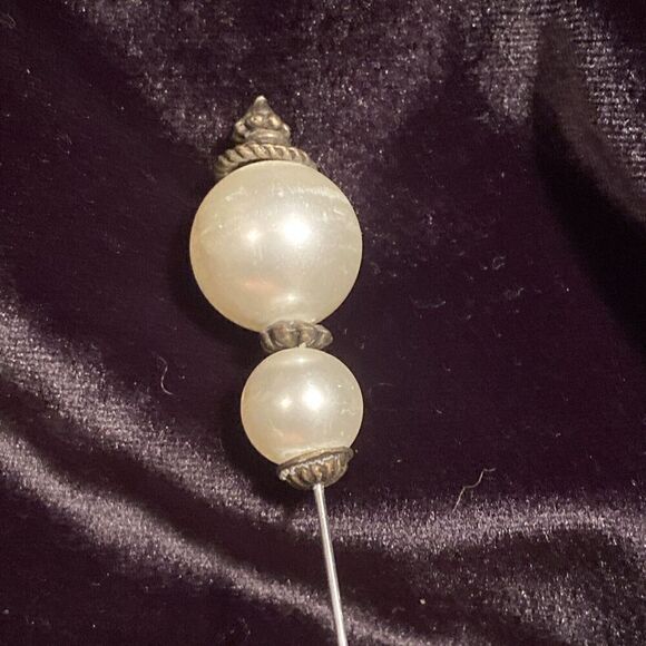 Vintage Lot of 3 Fashionable Hat Pins Various Designs - Picture 4 of 5